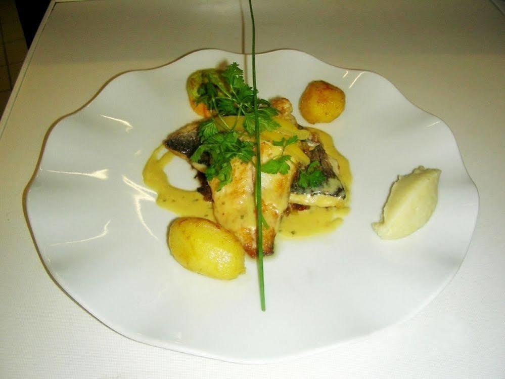 Logis Restaurant De La Poste Hotel 3*